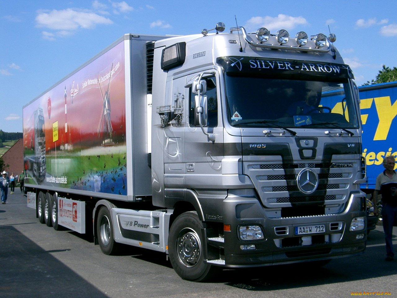 , mercedes, trucks